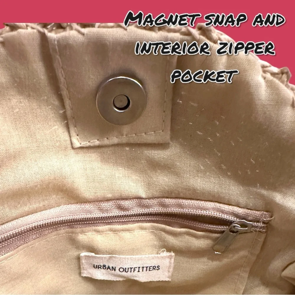 🎉HP🎉EUC Urban Outfitters Round Woven Shoulder Bag in Natural. One Size - Picture 8 of 10